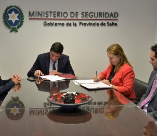 Diez firmó un convenio de cooperación con Seguridad